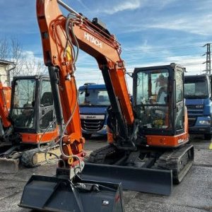 foto ZÁNOVNÍ 6.5t midibagr Hitachi ZX65