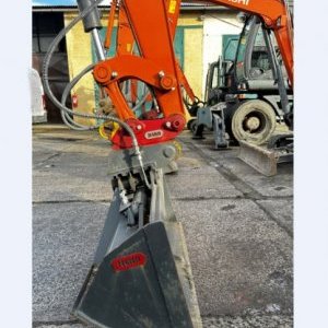 foto ZÁNOVNÍ 6.5t midibagr Hitachi ZX65