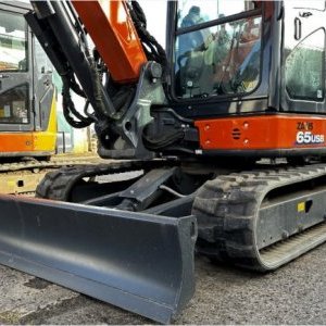 foto ZÁNOVNÍ 6.5t midibagr Hitachi ZX65