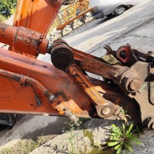 foto 26t bagr bez lopaty Hitachi ZX250 rypadlo pásové