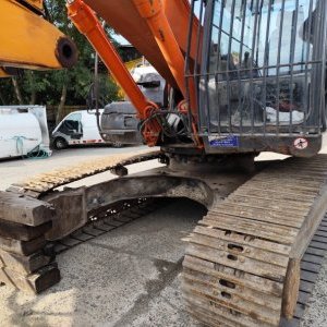 foto 26t bagr bez lopaty Hitachi ZX250 rypadlo pásové