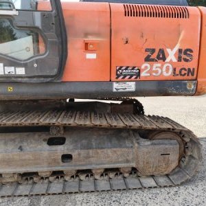 foto 26t bagr bez lopaty Hitachi ZX250 rypadlo pásové