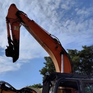 foto 26t bagr bez lopaty Hitachi ZX250 rypadlo pásové