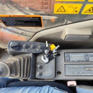 foto 26t bagr bez lopaty Hitachi ZX250 rypadlo pásové