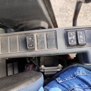 foto 26t bagr bez lopaty Hitachi ZX250 rypadlo pásové