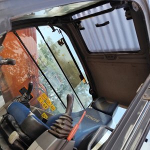 foto 26t bagr bez lopaty Hitachi ZX250 rypadlo pásové