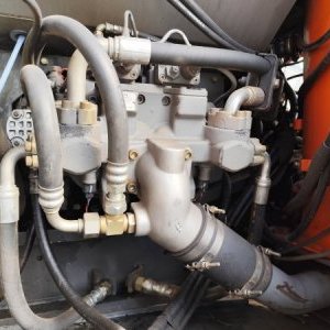 foto 26t bagr bez lopaty Hitachi ZX250 rypadlo pásové