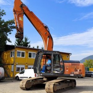 foto 26t bagr bez lopaty Hitachi ZX250 rypadlo pásové