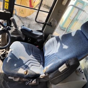 foto 18.3t nakladač 3m3 hardox Hitachi ZW220