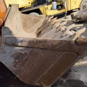 foto 18.3t nakladač 3m3 hardox Hitachi ZW220